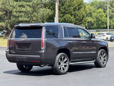 Used 2015 Cadillac Escalade Luxury AWD/4WD image 6