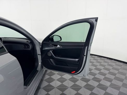 Used 2021 Kia Stinger GT2 image 31