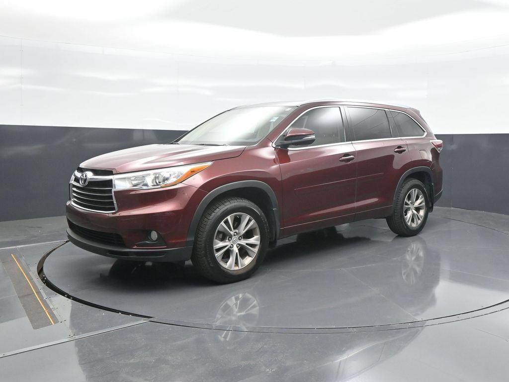 Used 2015 Toyota Highlander XLE AWD/4WD image 3