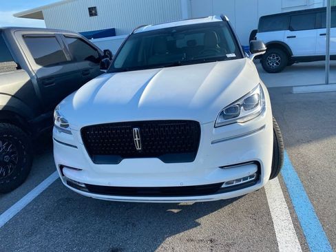 Used 2023 Lincoln Aviator Reserve w/ Equipment Group 201A AWD/4WD image 2
