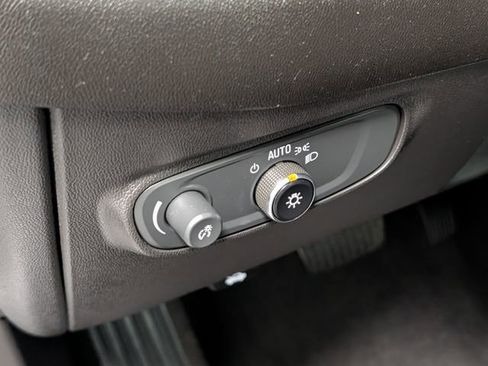 Certified 2023 Chevrolet Equinox LT AWD/4WD image 15