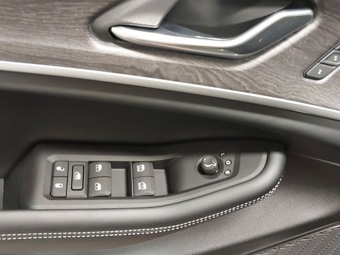 New 2025 Jeep Grand Cherokee L Limited w/ Luxury Tech Group II image 25