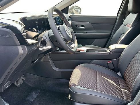 New 2026 Nissan Kicks SR w/ Cold Weather Package AWD/4WD image 12