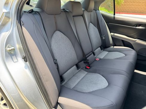 Used 2020 Toyota Camry LE image 19