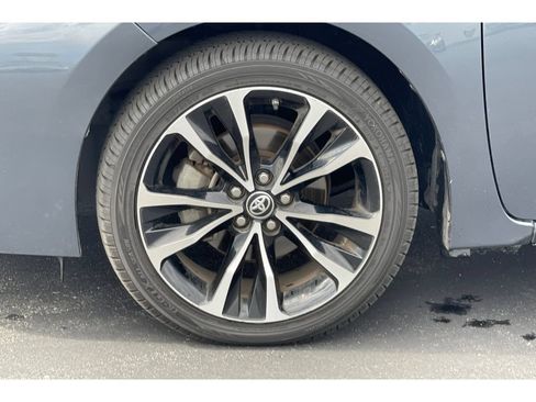 Used 2019 Toyota Corolla SE w/ Carpet Mat Package (TMS) FWD image 11