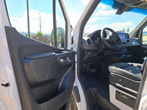 Used 2026 Mercedes-Benz Sprinter 2500 image 19