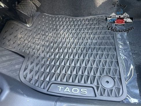 New 2025 Volkswagen Taos SEL image 18