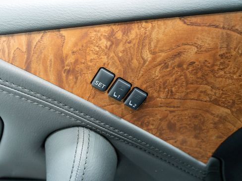 Used 2024 Nissan Armada SL w/ Captain's Chairs Package image 14