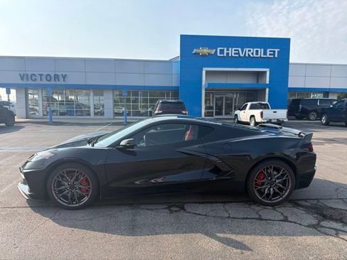 Used 2024 Chevrolet Corvette Stingray Preferred Cpe w/ Z51 Performance Package RWD image 8
