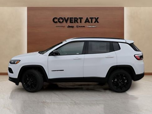 New 2026 Jeep Compass Latitude image 2