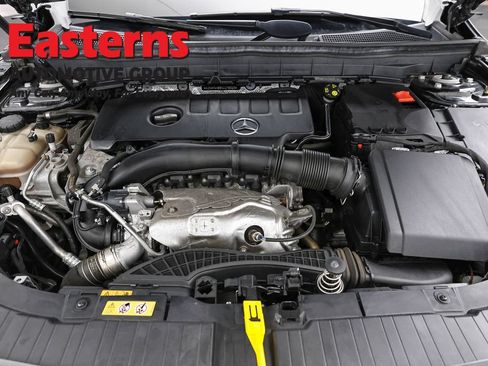 Used 2022 Mercedes-Benz GLB 250 4MATIC w/ Premium Package Lite image 7