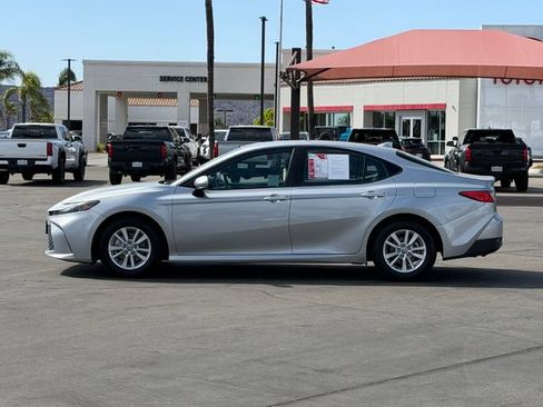 Used 2025 Toyota Camry LE FWD image 9