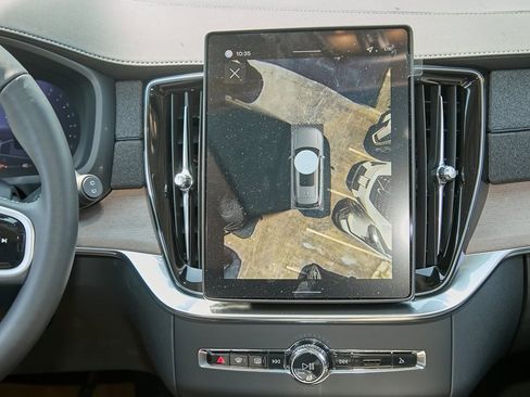 New 2026 Volvo XC90 B6 Plus w/ Protection Package image 24