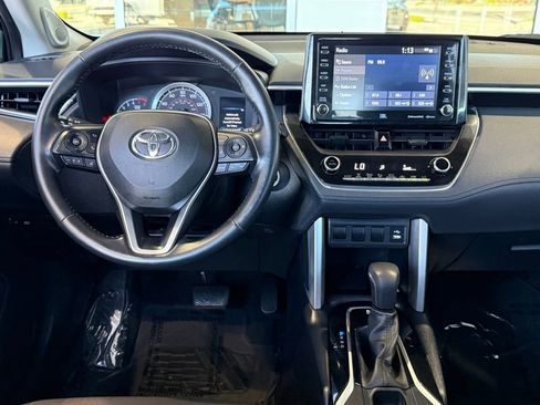 Used 2022 Toyota Corolla Cross LE image 33