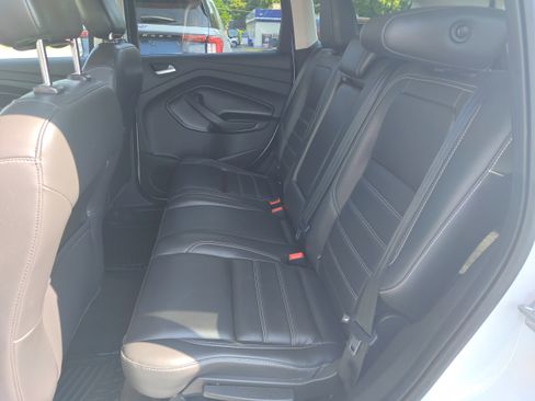 Used 2019 Ford Escape SEL image 9