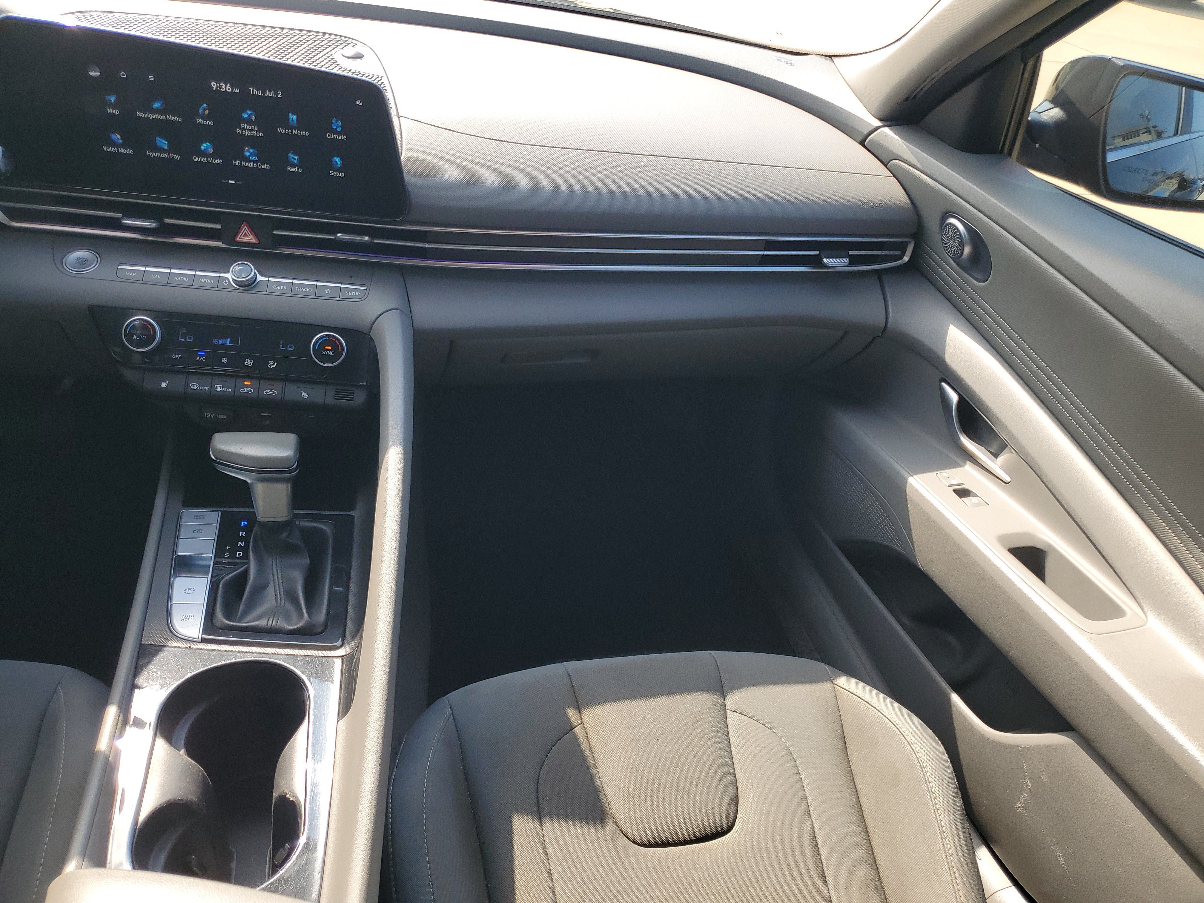 Used 2025 Hyundai Elantra SEL FWD image 32