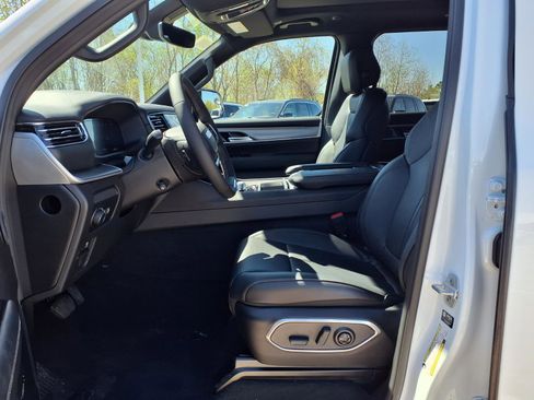 New 2026 Jeep Grand Wagoneer L 4WD image 8
