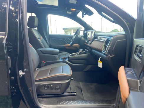 New 2026 GMC Canyon AT4 w/ Technology Plus Package AWD/4WD image 38