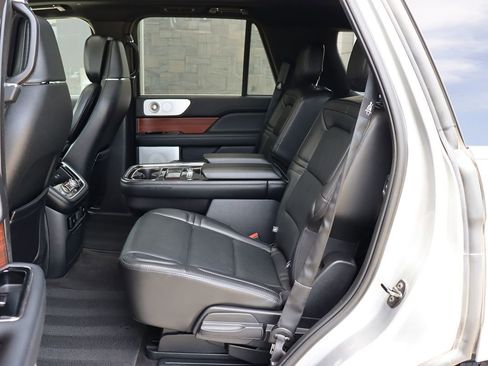 Used 2020 Lincoln Navigator Reserve w/ Luxury Package image 46