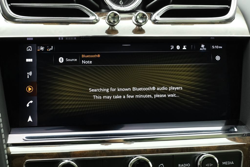 Used 2024 Bentley Bentayga AWD/4WD image 38