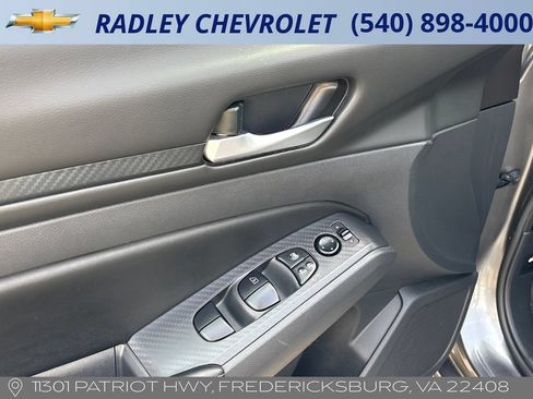 Used 2025 Nissan Altima 2.5 SV FWD image 5