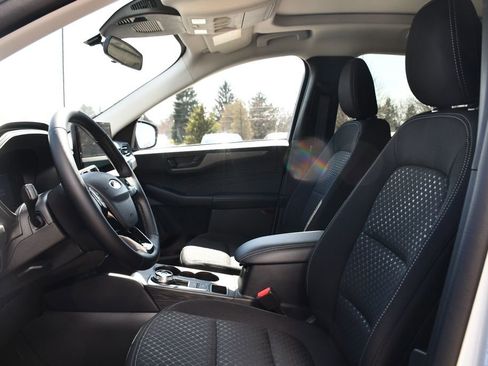 Used 2025 Ford Escape Active w/ Tech Pack #1 AWD/4WD image 11