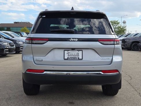 New 2025 Jeep Grand Cherokee Limited w/ Luxury Tech Group II image 14