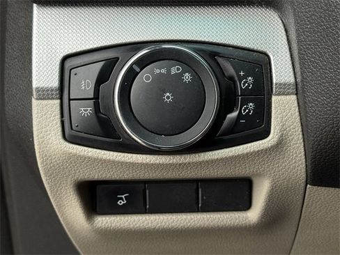 Used 2014 Ford Explorer XLT w/ Equipment Group 202A image 21
