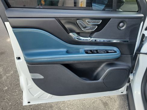 Used 2020 Lincoln Corsair Reserve w/ Equipment Group 201A image 18