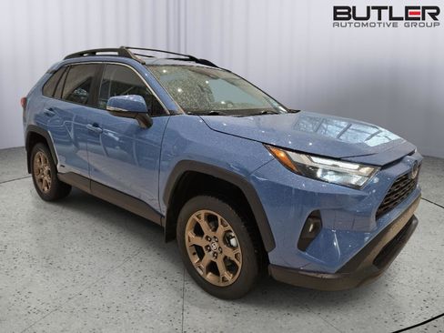 Used 2023 Toyota RAV4 AWD Hybrid image 3