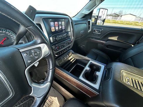 Used 2018 GMC Sierra 2500 SLT w/ Duramax Plus Package image 16