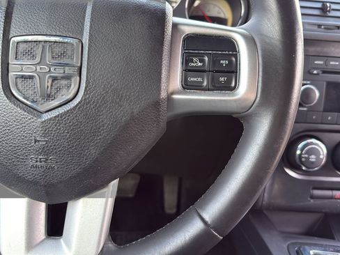 Used 2014 Dodge Challenger SXT RWD image 16