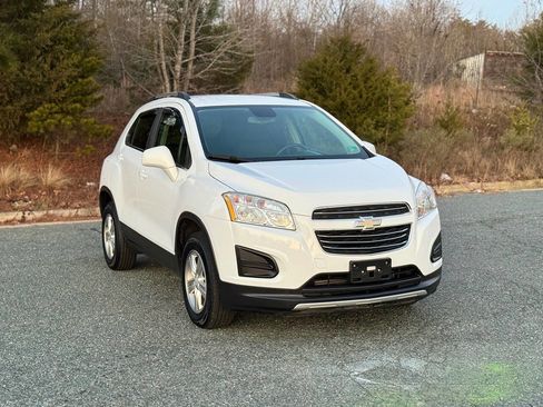 Used 2016 Chevrolet Trax LT image 2