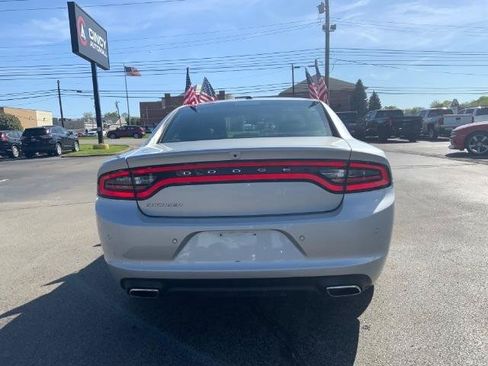 Used 2021 Dodge Charger SXT w/ Leather Interior Group RWD image 7