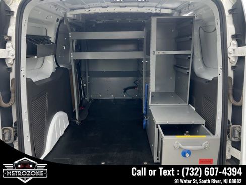Used 2020 Ford Transit Connect XL image 15