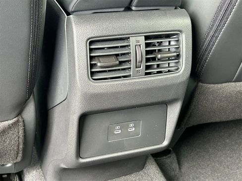 New 2026 Nissan Rogue SV FWD image 18