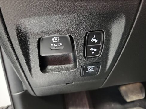 Used 2025 RAM 1500 Limited AWD/4WD image 34