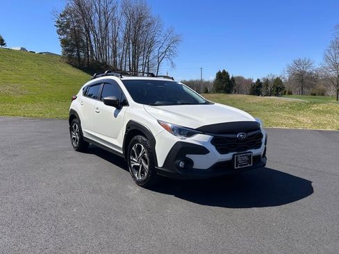Used 2024 Subaru Crosstrek 2.0i Premium image 1
