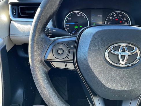 Used 2022 Toyota RAV4 XLE image 23