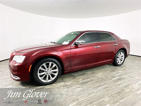 Used 2018 Chrysler 300 Limited image 4