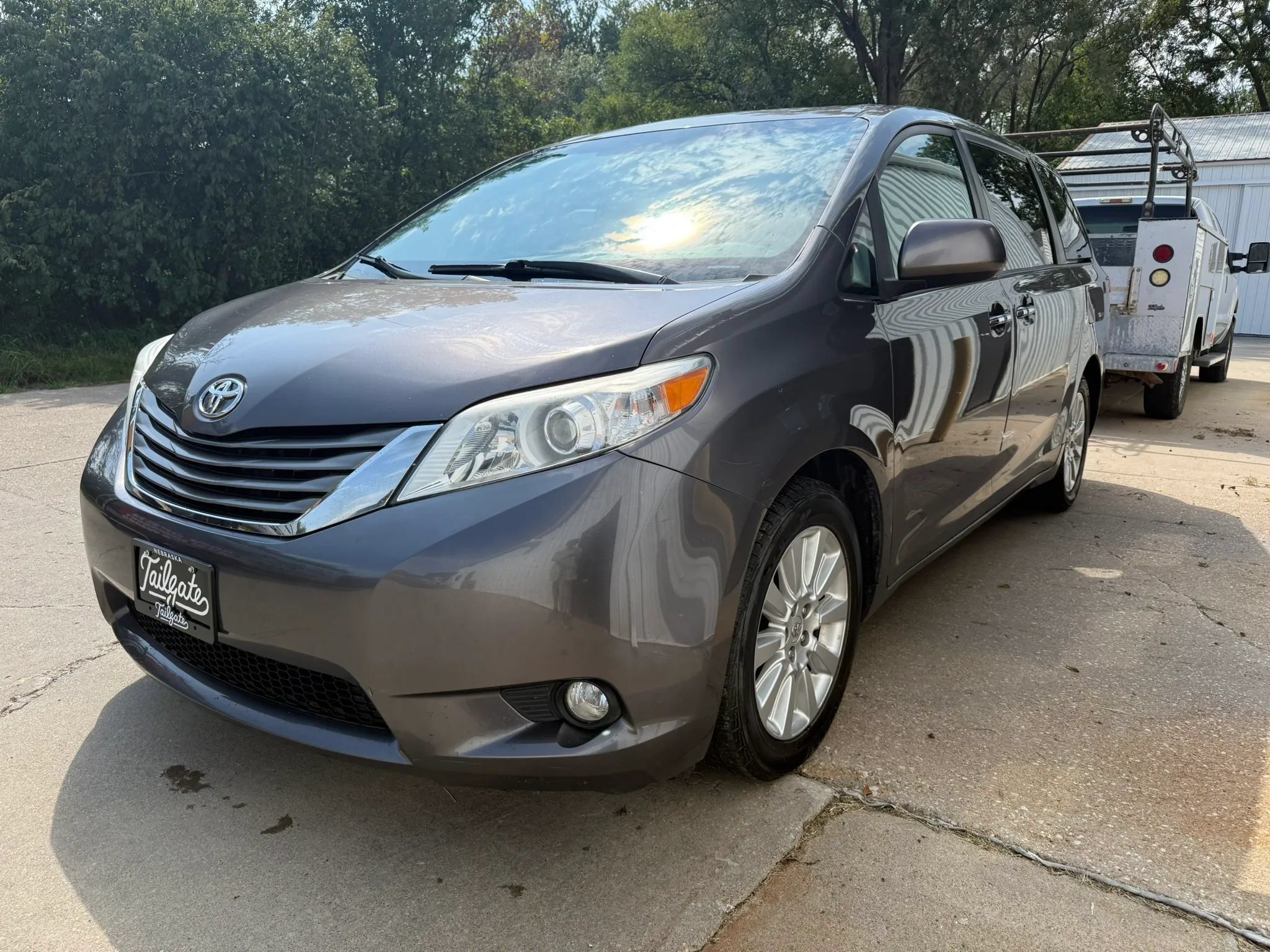 Used 2013 Toyota Sienna XLE AWD/4WD image 3