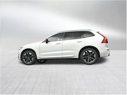 New 2026 Volvo XC60 B5 Plus AWD/4WD image 22