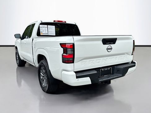 Used 2025 Nissan Frontier SV w/ Tow Package RWD image 5