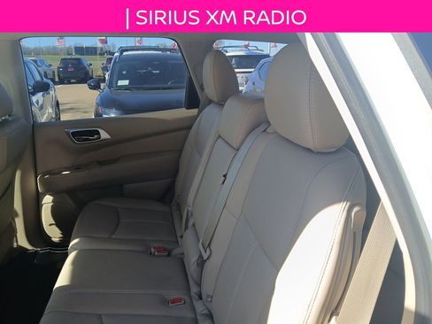 Used 2019 Nissan Pathfinder Platinum image 8