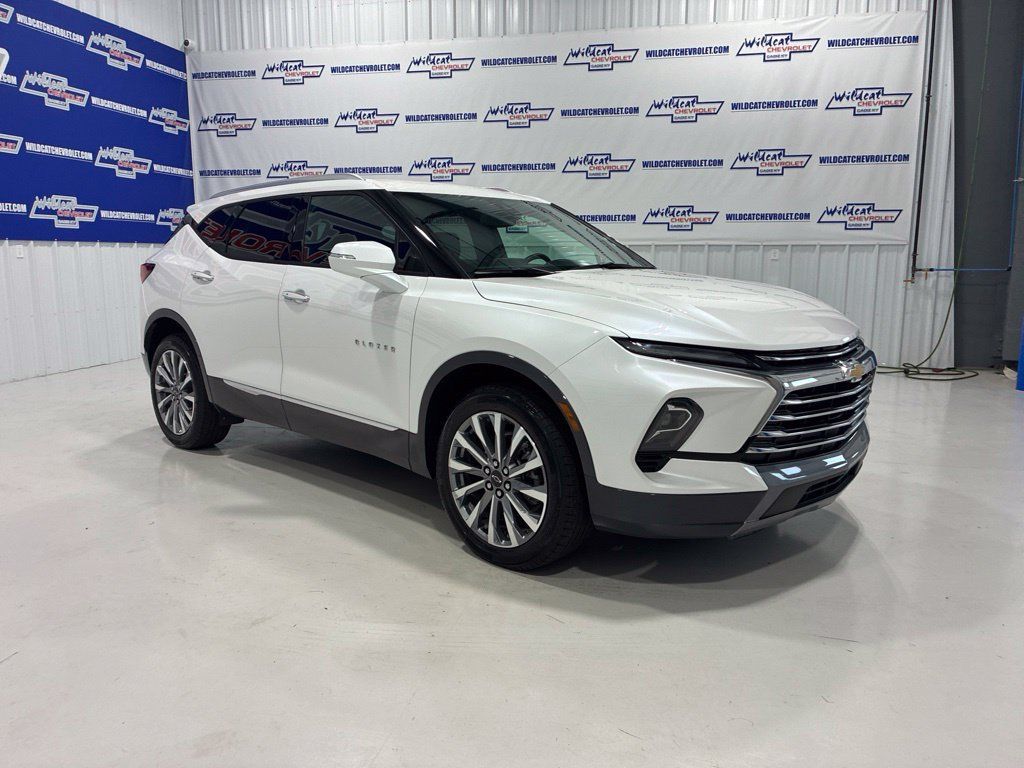 Used 2023 Chevrolet Blazer Premier FWD image 8