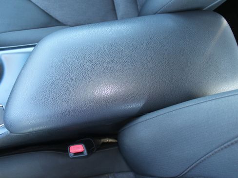 Used 2020 Toyota Camry LE image 35