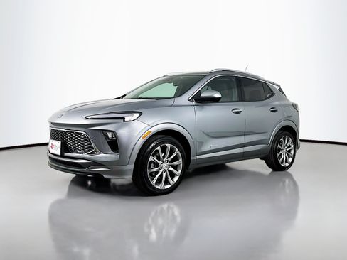 Used 2024 Buick Encore GX Avenir w/ Avenir Technology Package AWD/4WD image 3