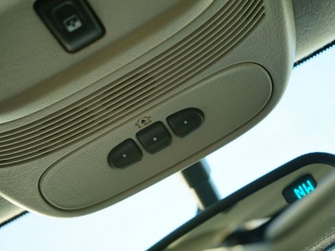 Used 2006 GMC Envoy Denali image 19