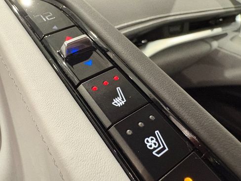 Used 2023 Chevrolet Corvette Stingray Premium Cpe w/ Battery Protection Package RWD image 31