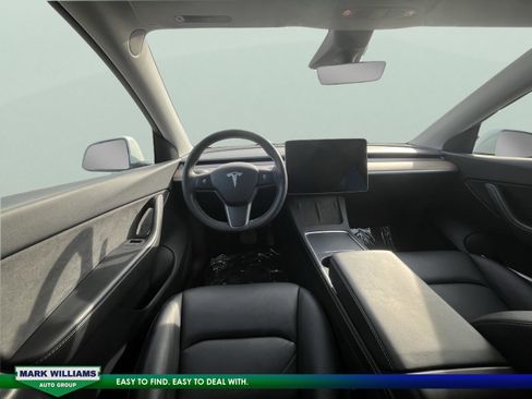 Used 2022 Tesla Model Y Long Range image 23